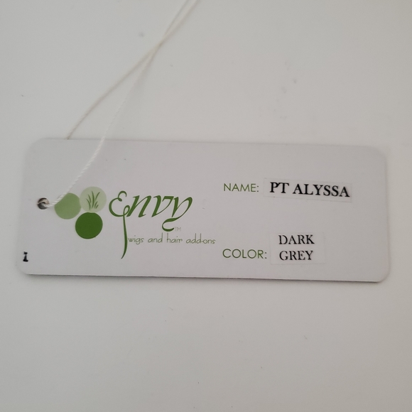 Envy Alyssa Wig. High-quality designer synthetic petite size cap. - Picture 8 of 9